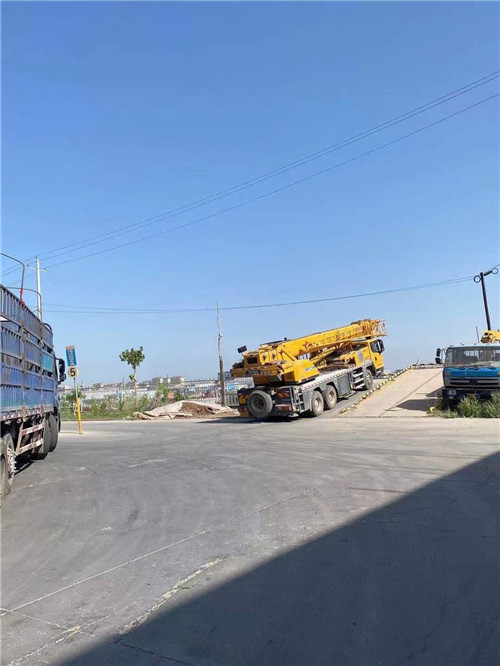 绥德县25吨吊车的租赁价格大概是多少？